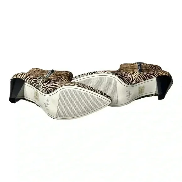 Able Tinsley Tiger Boots Size 7M Calf Hair Heeled Animal Print Heeled Pointy Toe - Picture 9 of 10